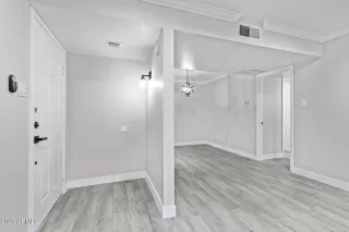 Photo #4: 6515142 Listing 