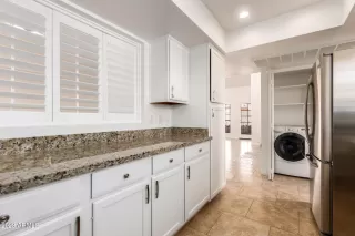 Photo #3: 6515392 Listing