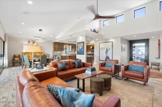 Photo #4: 6515650 Listing