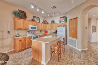 Photo #4: 6515788 Listing 