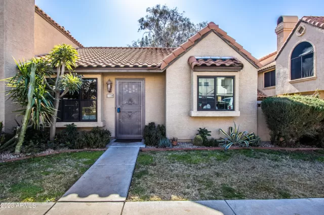 MLS: 6515802 Condo For Sale