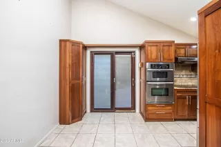 Photo #6: 6515802 Listing