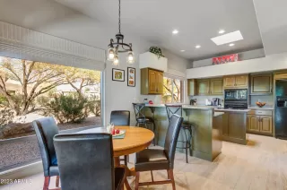 Photo #4: 6515983 Listing