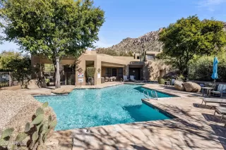 Photo #5: 6515993 Listing