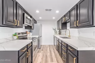 Photo #3: 6516057 Listing