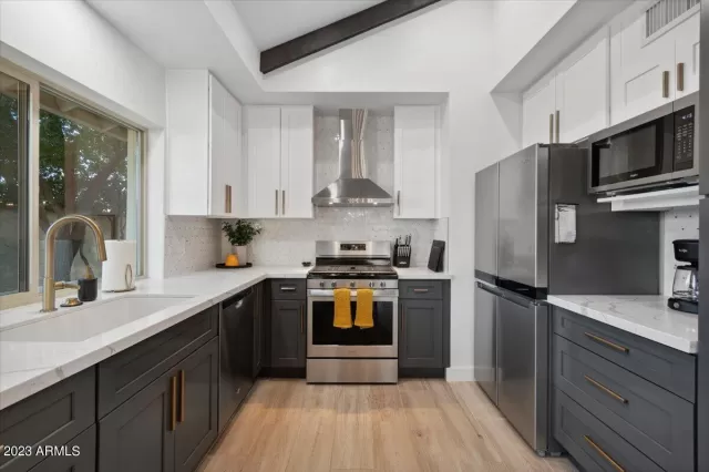 MLS: 6516245 Condo For Sale