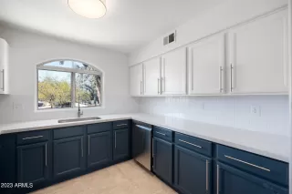 Photo #2: 6516340 Listing