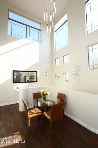 Photo #5: 6516400 Listing