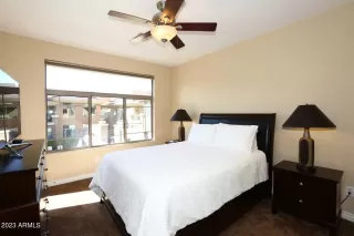 Photo #6: 6516400 Listing