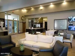 Photo #5: 6516424 Listing