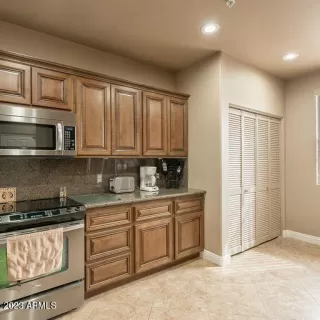 Photo #4: 6516471 Listing