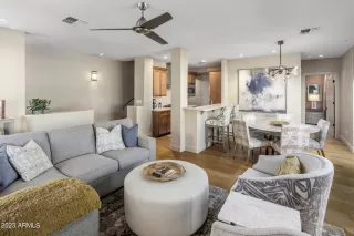 Photo #6: 6516588 Listing