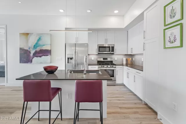 MLS: 6516616 Condo For Sale