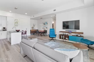 Photo #3: 6516616 Listing