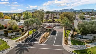 Photo #2: 6516998 Listing