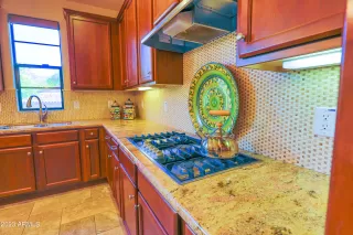 Photo #6: 6517125 Listing 