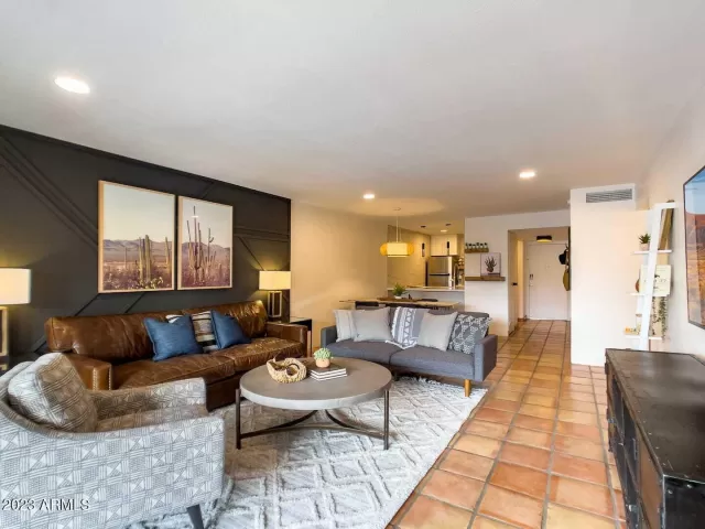 MLS: 6517153 Condo For Sale