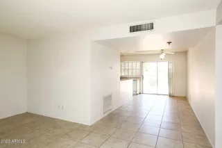 Photo #5: 6517220 Listing