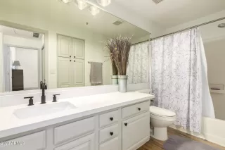 Photo #3: 6517441 Listing