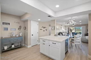 Photo #6: 6517809 Listing 