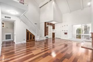 Photo #5: 6517856 Listing