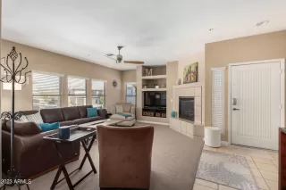 Photo #5: 6517883 Listing