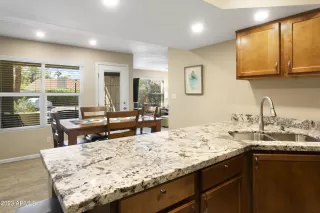 Photo #5: 6517887 Listing 