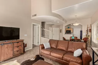 Photo #5: 6517993 Listing