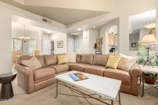 Photo #4: 6517996 Listing