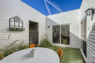 Photo #5: 6518129 Listing