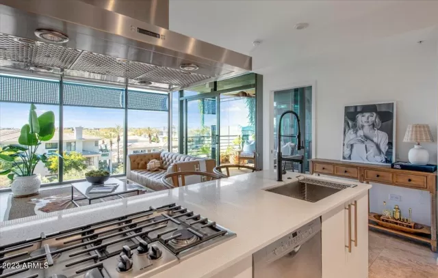 MLS: 6518157 Condo For Sale