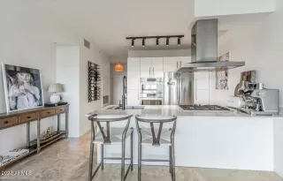 Photo #2: 6518157 Listing