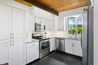 Photo #5: 6518477 Listing