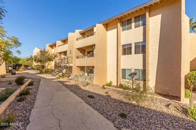 MLS: 6518593 Condo For Sale