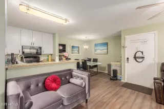 Photo #6: 6518593 Listing