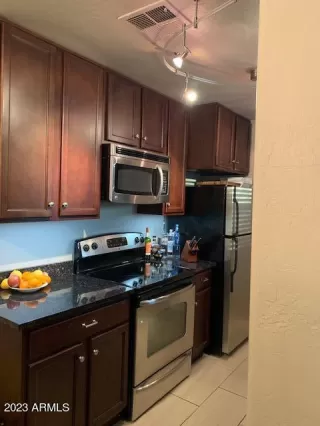 Photo #2: 6518721 Listing