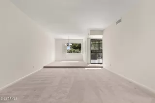 Photo #6: 6519088 Listing 