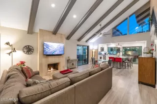 Photo #5: 6519403 Listing