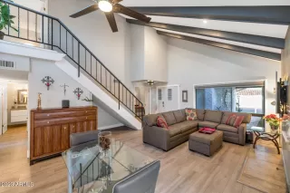 Photo #6: 6519403 Listing