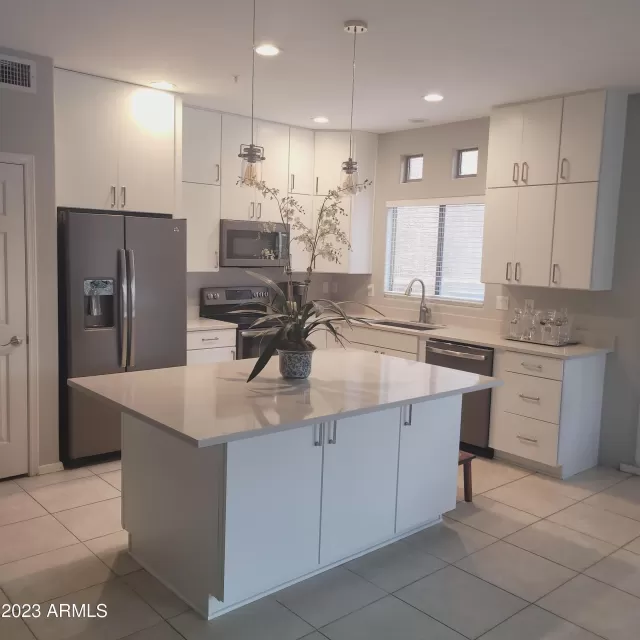 MLS: 6519526 Condo For Sale