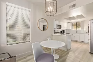 Photo #5: 6519567 Listing