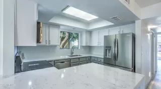 Photo #5: 6519842 Listing