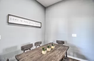 Photo #5: 6520163 Listing