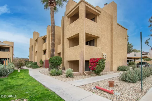 MLS: 6520626 Condo For Sale