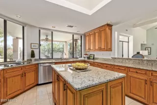 Photo #5: 6520727 Listing 