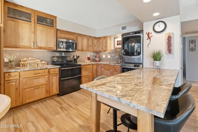 MLS: 6521399 Condo For Sale