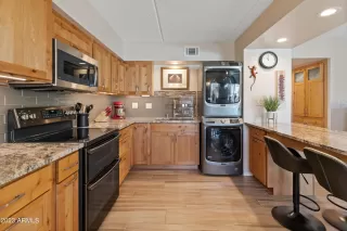 Photo #3: 6521399 Listing