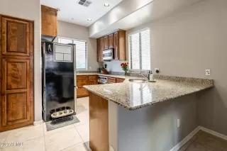 Photo #5: 6521430 Listing