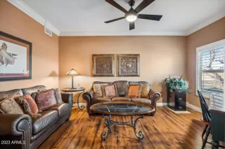 Photo #5: 6521444 Listing