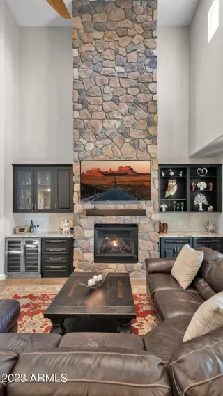 Photo #6: 6521522 Listing